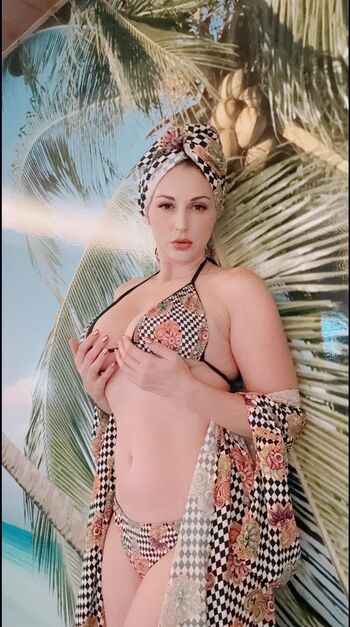 🔥 Carlotta champagne  page leaked private photo uncensored full