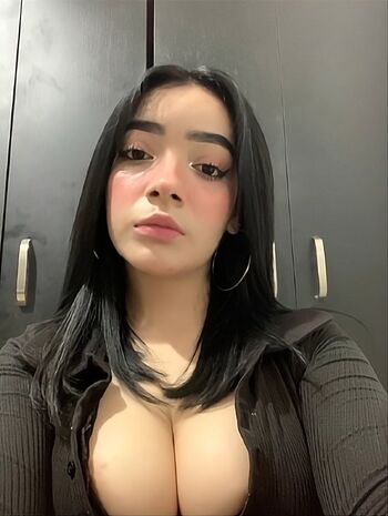🔥 Chaparrita linda page leaked private photo uncensored full