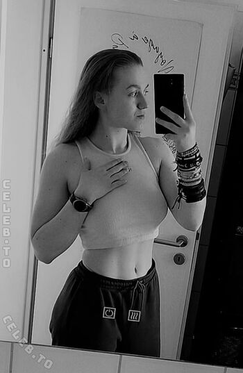 🔥 Einfachnurchristiinaa leaked private photo uncensored full