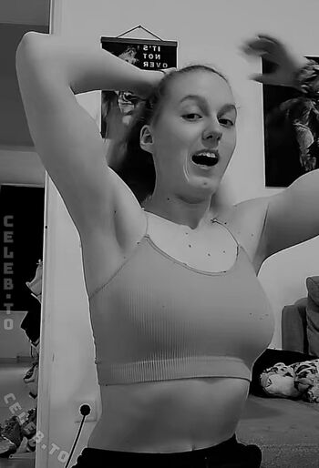 🔥 Einfachnurchristiinaa leaked private photo uncensored full