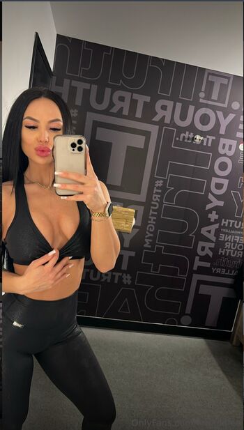🔥 Fitbaddiee leaked private photo uncensored full