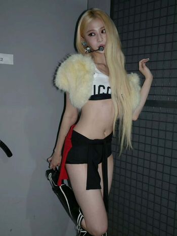 🔥 Huh yunjin leaked private photo uncensored full