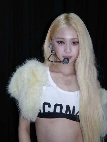 🔥 Huh yunjin leaked private photo uncensored full