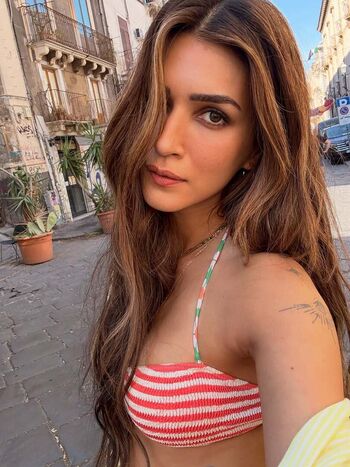 🔥 Kriti sanon leaked private photo uncensored full