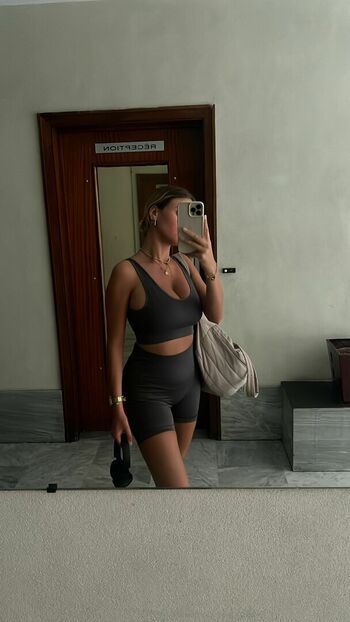 🔥 Laurapourlesintimes page leaked private photo uncensored full