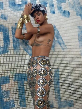 🔥 Rihanna  page leaked private photo uncensored full