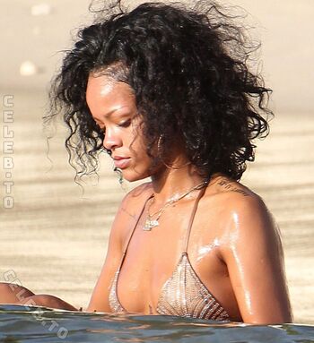 🔥 Rihanna  page leaked private photo uncensored full