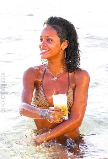 🔥 Rihanna  page leaked private photo uncensored full