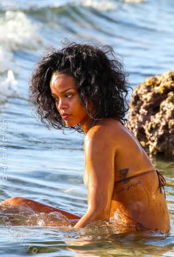 🔥 Rihanna  page leaked private photo uncensored full