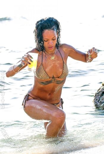 🔥 Rihanna  page leaked private photo uncensored full