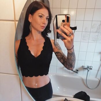 🔥 Show your girlfriend leaked private photo uncensored full