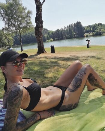 🔥 Show your girlfriend leaked private photo uncensored full