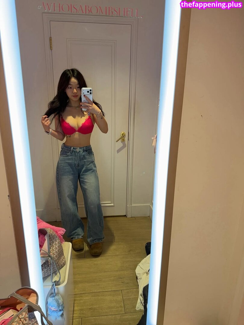 🔥 Charming girl leaked private photo uncensored full