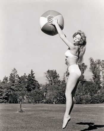 🔥 Vintage starlets page leaked private photo uncensored full